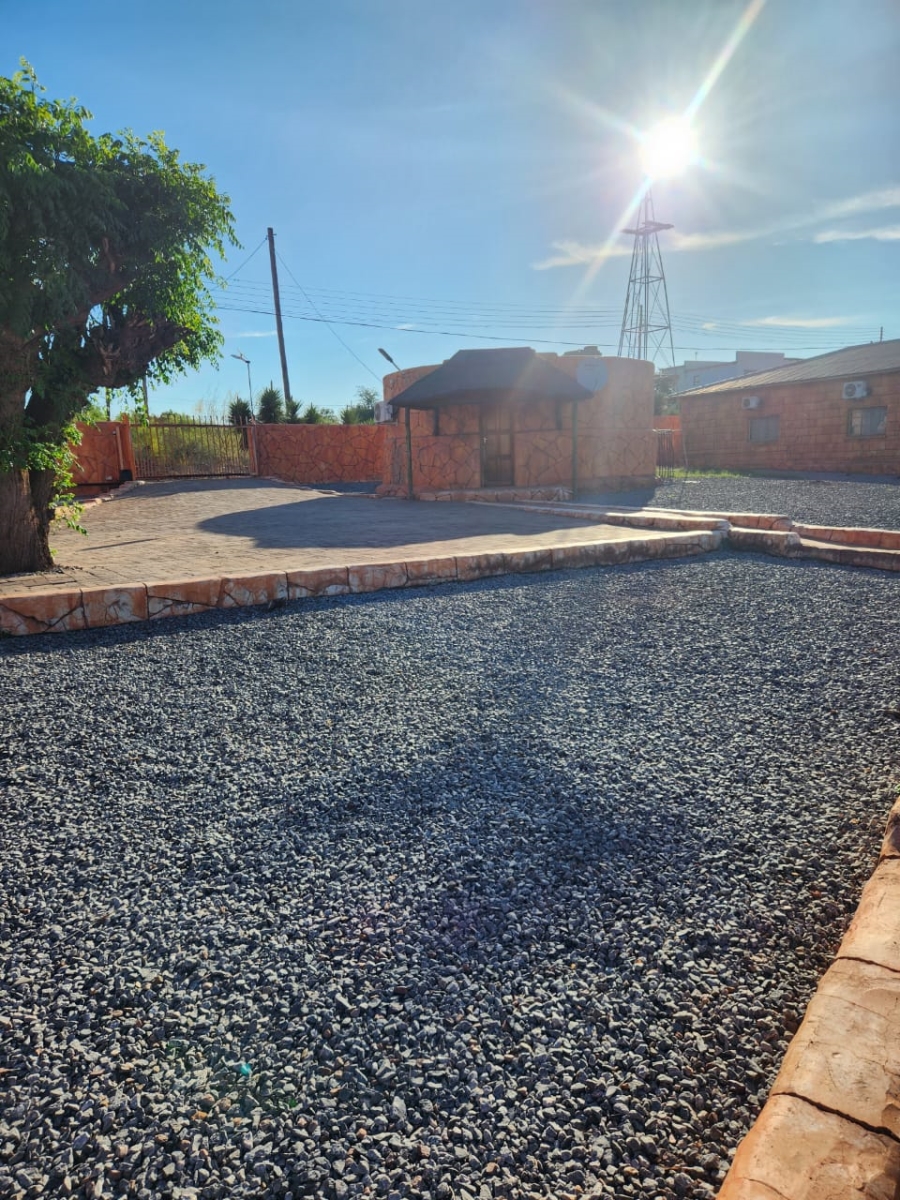 To Let 7 Bedroom Property for Rent in Kathu Northern Cape